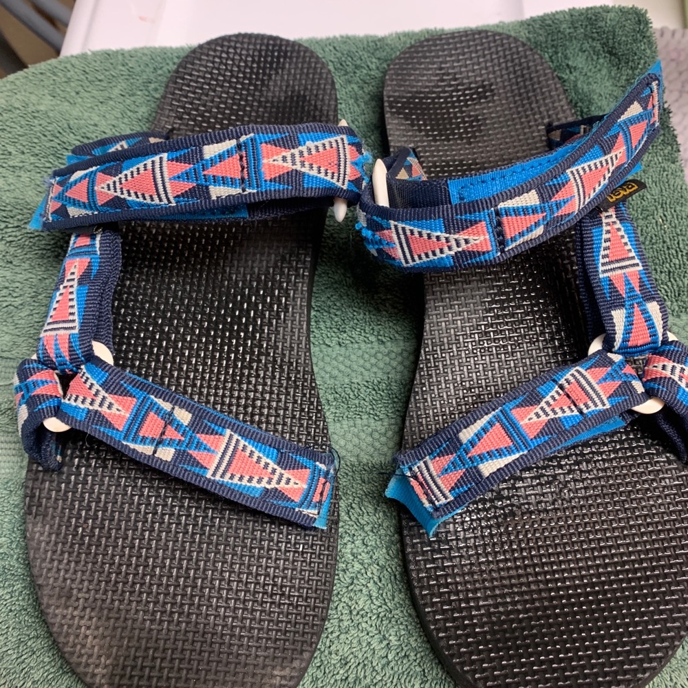 Tevas Sandals Aztec Print Size 9